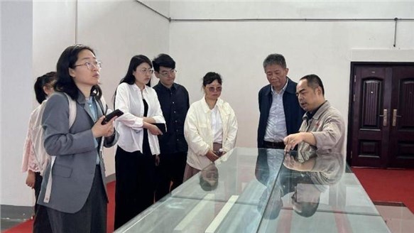 中國電子信息產(chǎn)業(yè)發(fā)展研究院、株洲高新區(qū)領(lǐng)導(dǎo)蒞臨火炬安泰調(diào)研